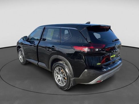 Used 2021 Nissan Rogue SV image 4