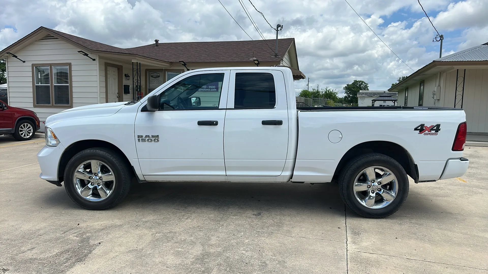 Used 2018 RAM 1500 Express w/ Express Value Package AWD/4WD image 2