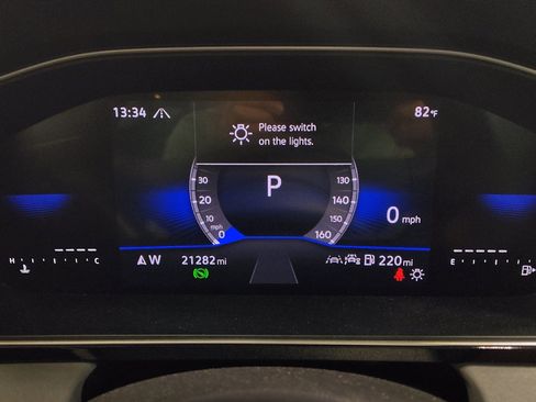 Used 2025 Volkswagen Jetta SE FWD image 23