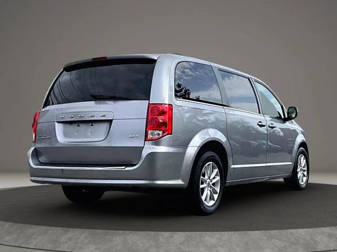Used 2020 Dodge Grand Caravan SXT FWD image 12