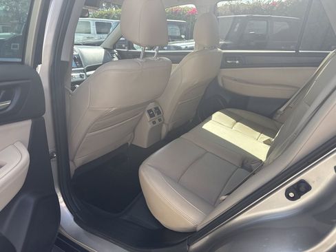 Used 2016 Subaru Outback 2.5i Limited AWD/4WD image 10