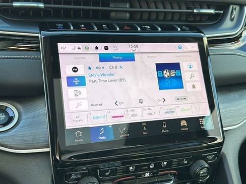 Used 2023 Jeep Grand Cherokee 30th Anniversary image 16