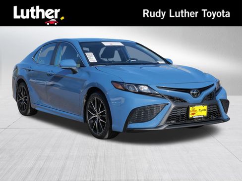Certified 2024 Toyota Camry SE FWD image 1