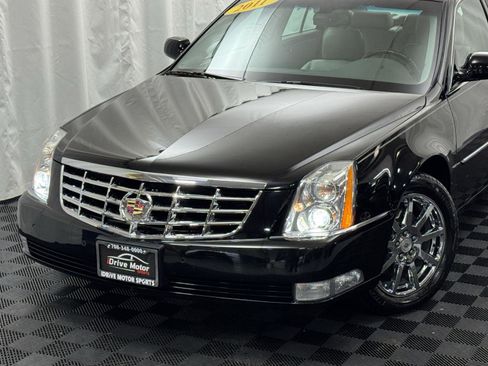 Used 2011 Cadillac DTS Premium image 3