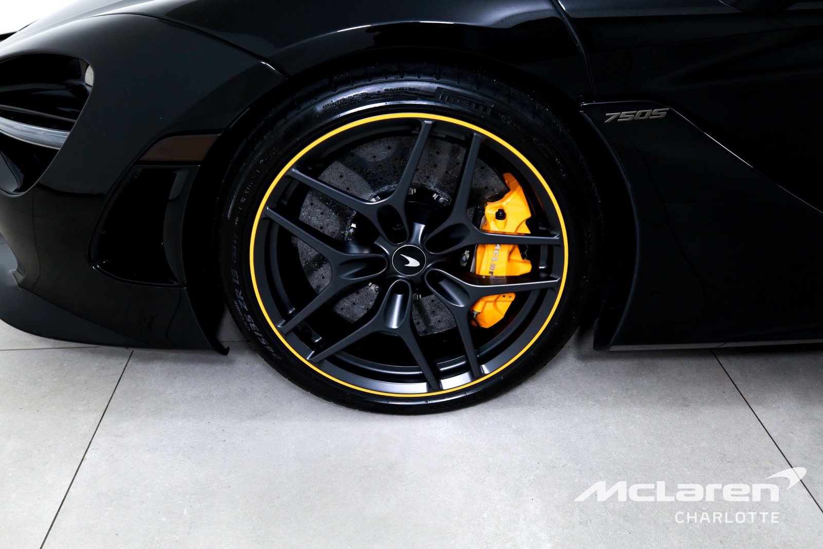Used 2024 McLaren 750S RWD image 23
