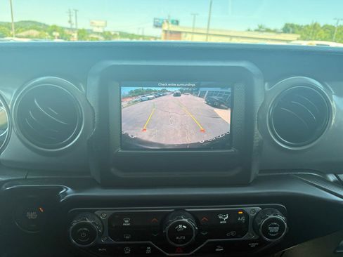 Used 2022 Jeep Wrangler Unlimited Sport AWD/4WD image 26