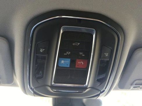 Certified 2023 Jeep Grand Cherokee Limited w/ Luxury Tech Group II RWD image 24