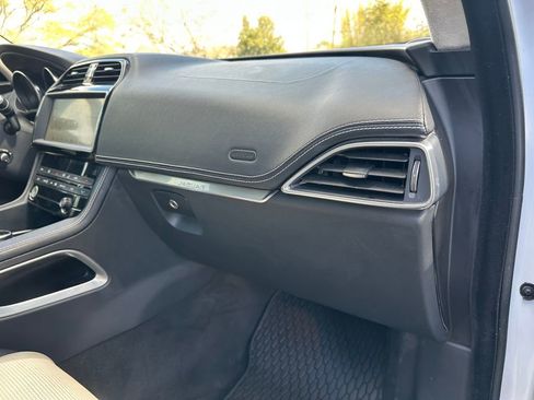 Used 2020 Jaguar F-PACE R-Sport image 54