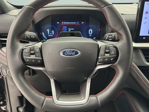 Used 2025 Ford Explorer ST-Line w/ ST-Line Street Pack AWD/4WD image 14