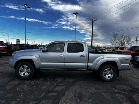 Used 2009 Toyota Tacoma PreRunner image 2