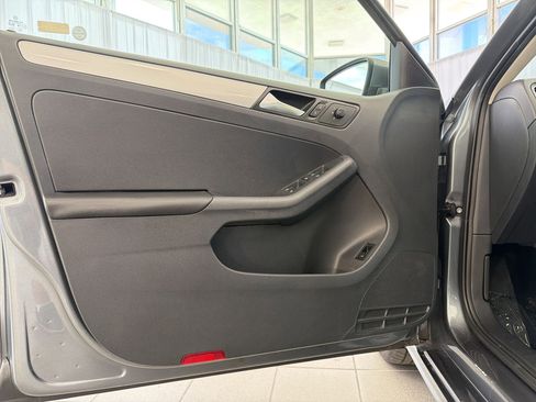 Used 2017 Volkswagen Jetta SE image 20