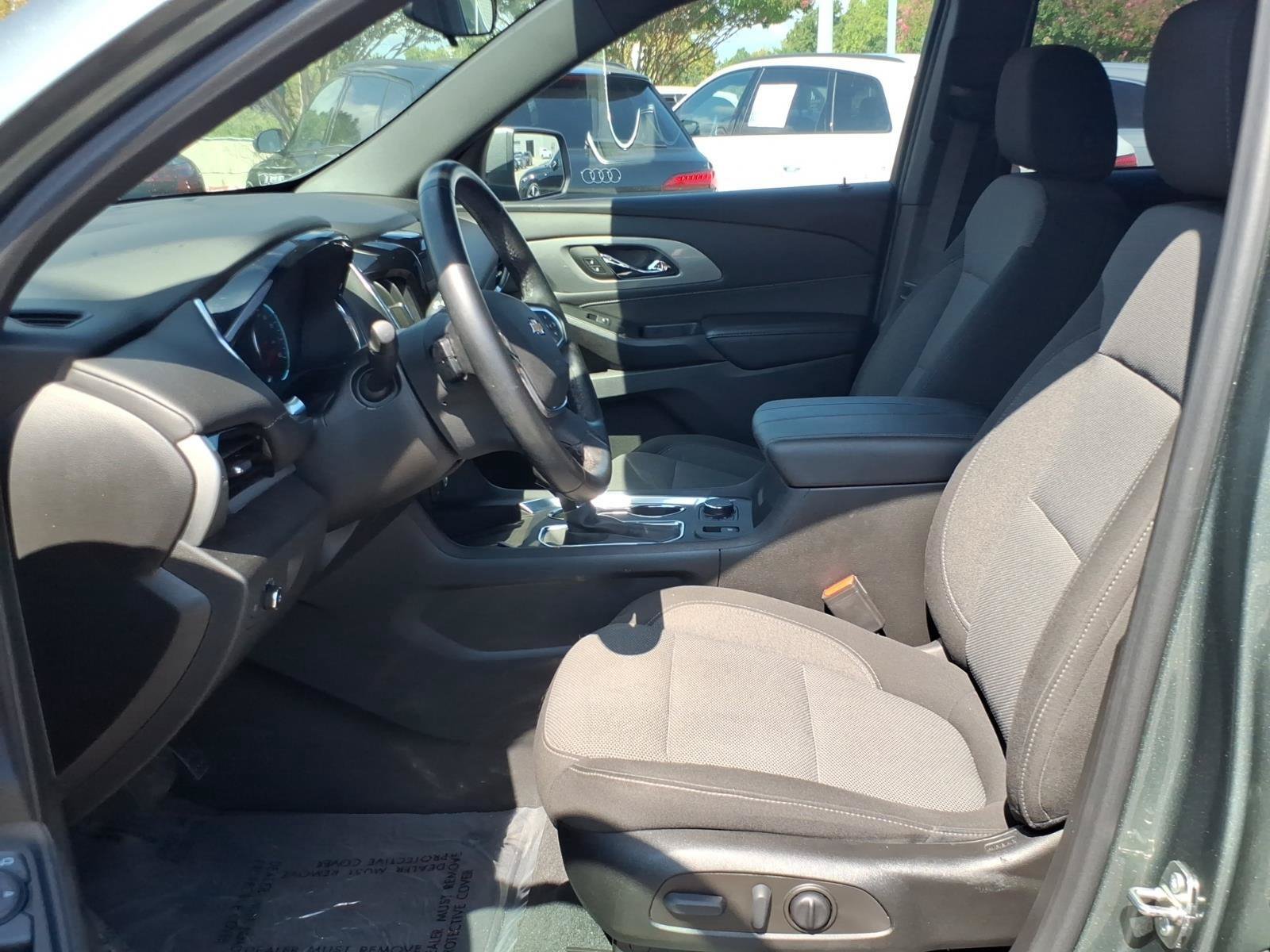 Used 2023 Chevrolet Traverse LT AWD/4WD image 11