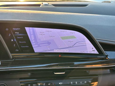 Used 2023 Cadillac Escalade Premium Luxury w/ Performance Package image 31