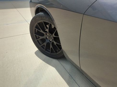 Used 2014 Dodge Challenger R/T w/ Blacktop Package image 10