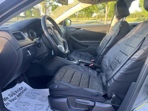 Used 2012 Volkswagen Jetta SE FWD image 16