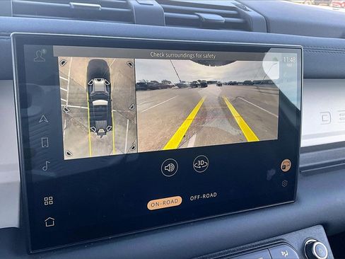 Used 2025 Land Rover Defender 110 S image 23