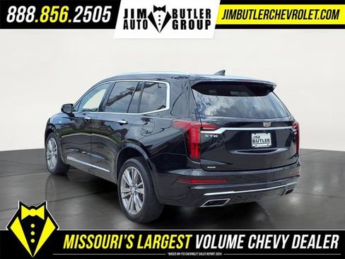 Used 2023 Cadillac XT6 Premium Luxury AWD/4WD image 2