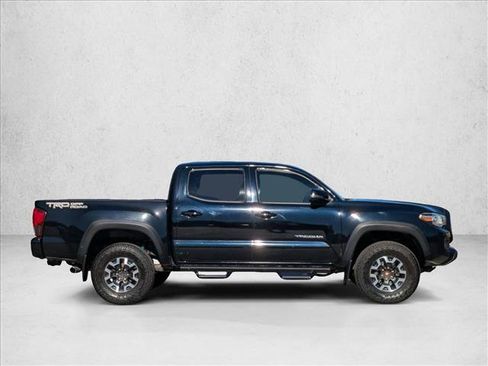 Used 2019 Toyota Tacoma TRD Off-Road image 4