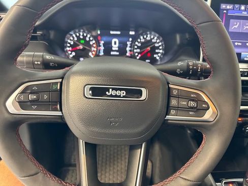 Used 2026 Jeep Compass Trailhawk AWD/4WD image 9