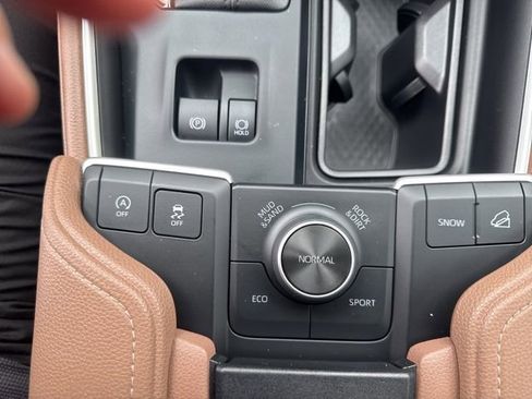 Used 2025 Toyota Grand Highlander AWD image 6