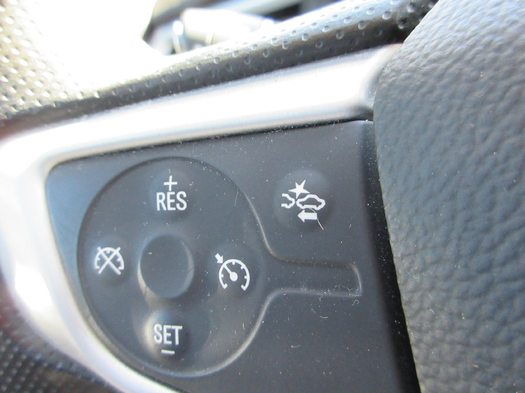 Used 2022 GMC Acadia SLE w/ Driver Convenience Package FWD image 33
