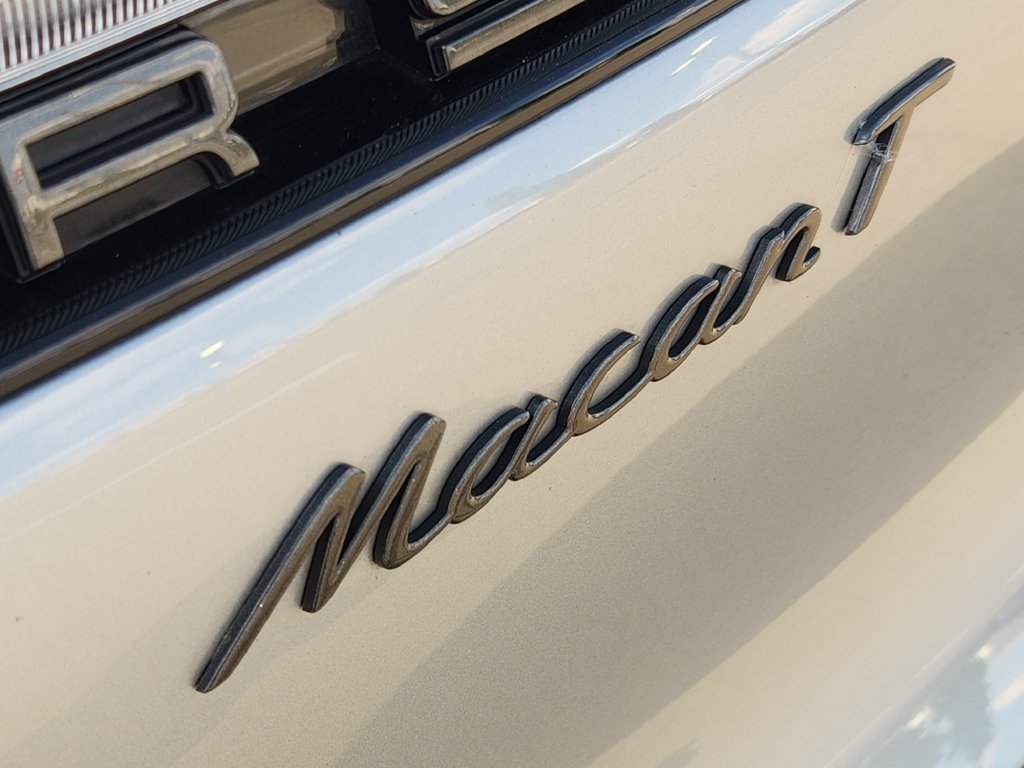 Used 2023 Porsche Macan Turbo AWD/4WD image 12