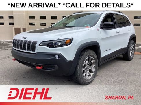 Used 2022 Jeep Cherokee Trailhawk w/ Sun, Sound & Nav Group AWD/4WD image 3