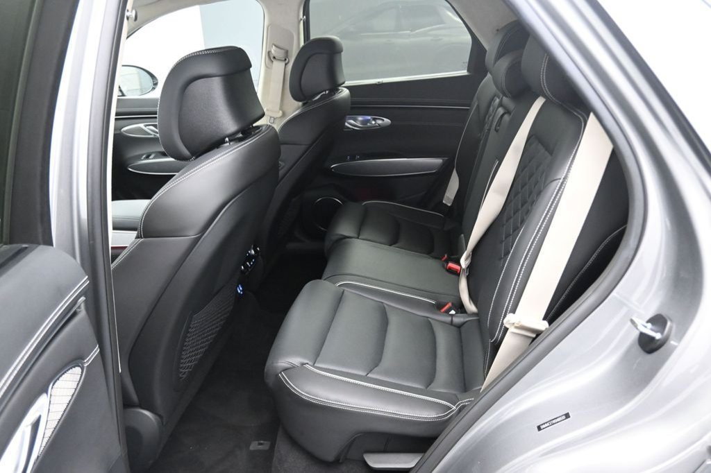 Used 2025 Genesis Electrified GV70 w/ Prestige Package AWD/4WD image 32