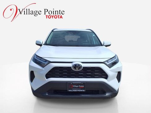 Used 2025 Toyota RAV4 XLE AWD/4WD image 9