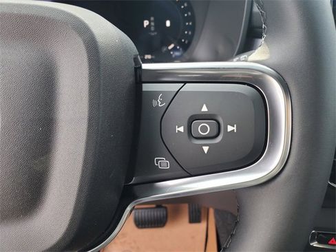 New 2026 Volvo XC40 B5 Ultra w/ Protection Package Premier image 19