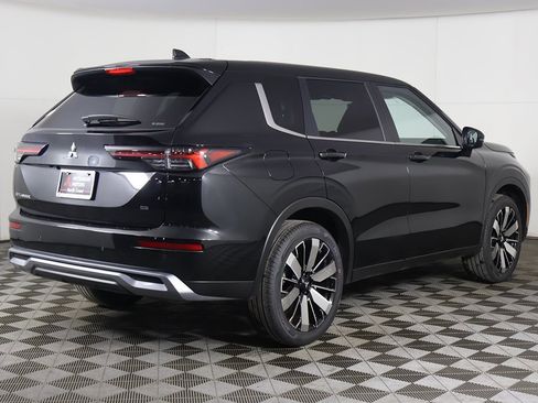 New 2026 Mitsubishi Outlander SE image 12