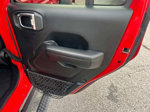 Used 2018 Jeep Wrangler Unlimited Rubicon image 16