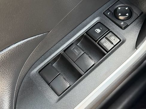 Used 2021 Toyota RAV4 XLE w/ Convenience Package FWD image 27