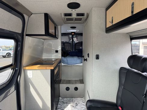 Used 2020 Mercedes-Benz Sprinter 2500 image 23