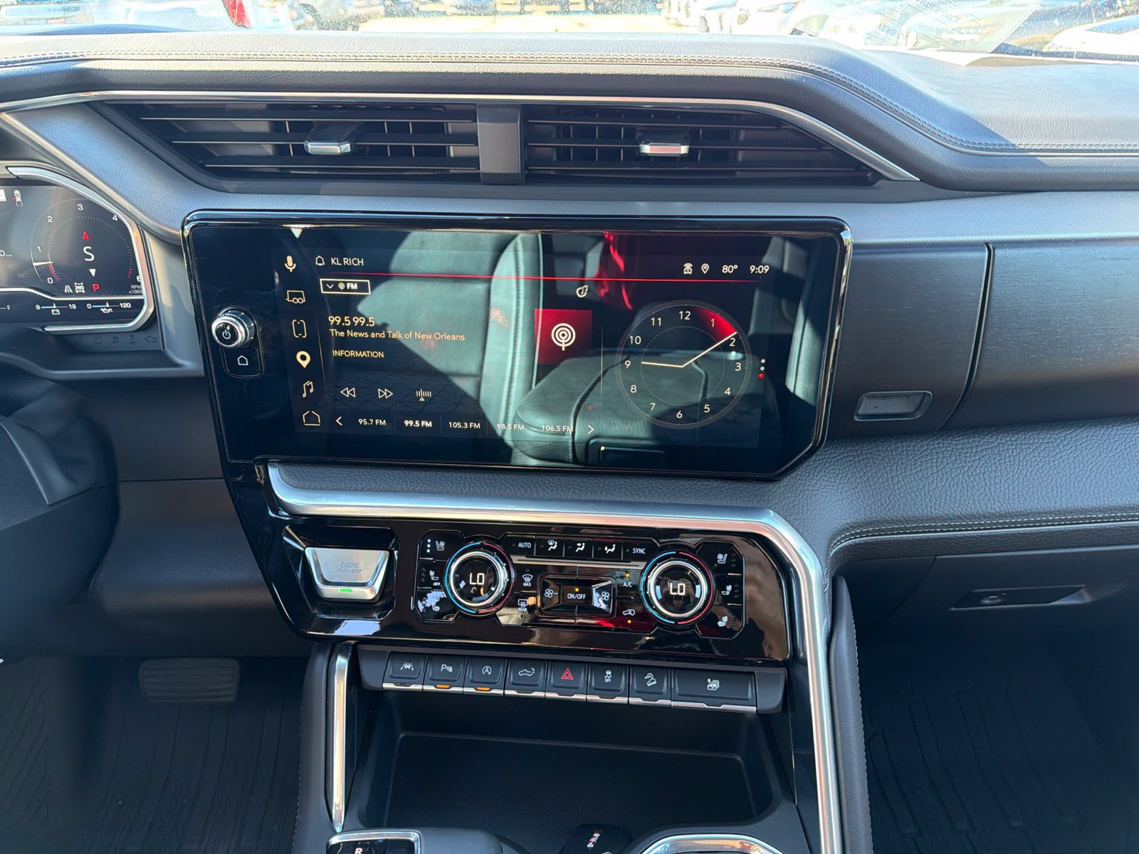 Used 2023 GMC Sierra 1500 Denali w/ Denali Reserve Package AWD/4WD image 10
