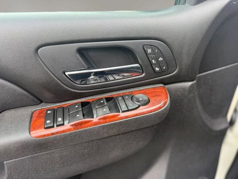 Used 2012 Chevrolet Avalanche LTZ AWD/4WD image 12