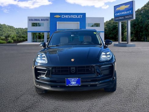 Used 2025 Porsche Macan image 10