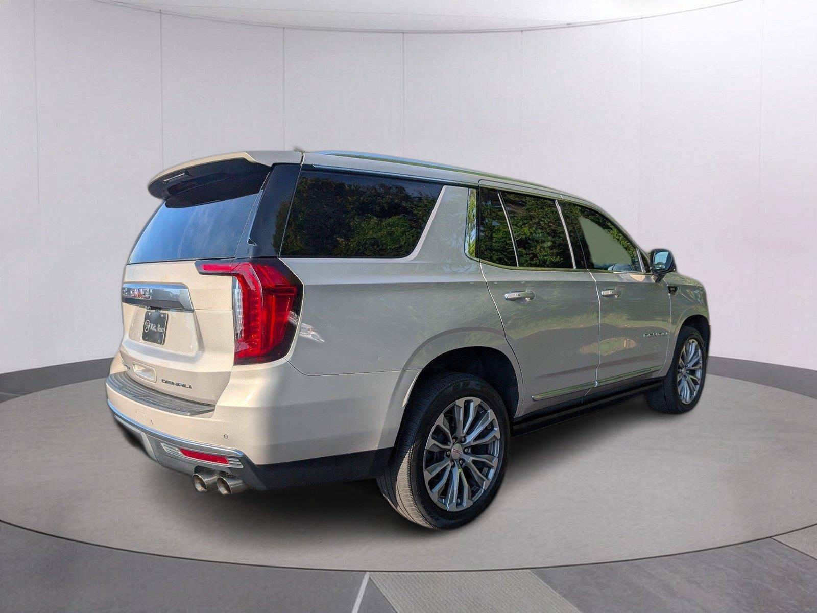 Used 2021 GMC Yukon Denali w/ Denali Premium Package RWD image 7