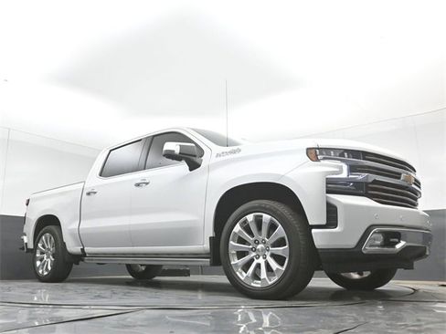 Used 2021 Chevrolet Silverado 1500 High Country w/ Technology Package image 45