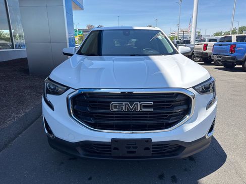Used 2021 GMC Terrain SLT w/ Infotainment Package II AWD/4WD image 3
