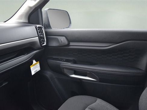 New 2025 Ford Ranger XLT w/ Chrome Accent Package image 11