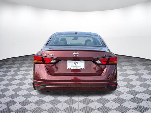 Used 2024 Nissan Altima 2.5 SV FWD image 10