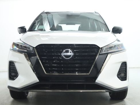 Certified 2024 Nissan Kicks SR w/ SR Premium Package image 6