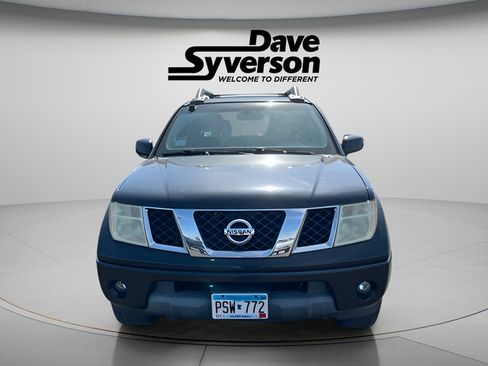 Used 2005 Nissan Frontier LE w/ (X01) Leather Pkg AWD/4WD image 2