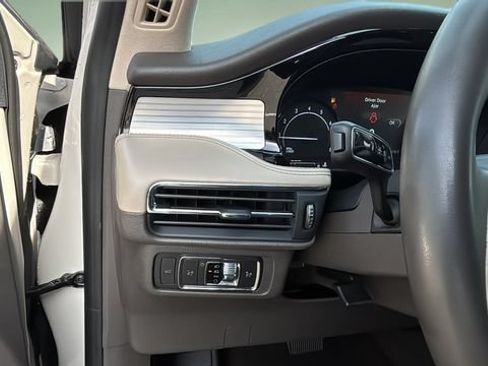 Used 2022 Lincoln Corsair FWD image 21