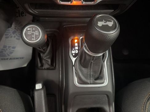 Certified 2025 Jeep Wrangler Unlimited Sahara AWD/4WD image 13