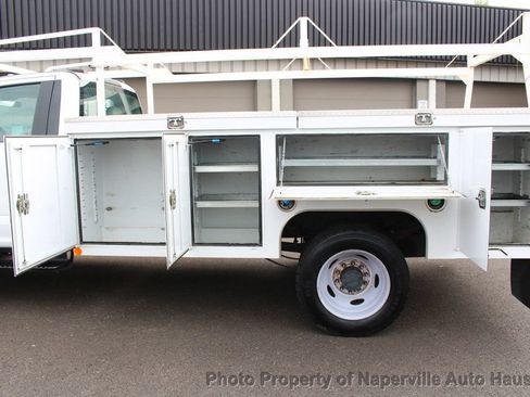 Used 2022 Ford F550 2WD Regular Cab Super Duty image 9