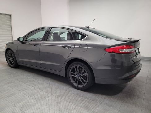 Used 2018 Ford Fusion SE w/ Equipment Group 201A FWD image 3