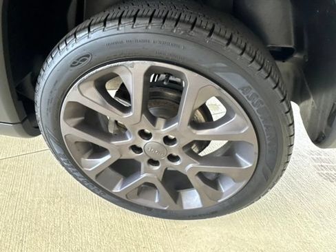 Used 2020 Jeep Compass High Altitude AWD/4WD image 34