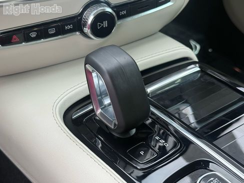 Used 2024 Volvo S60 T8 Ultimate w/ Climate Package image 23